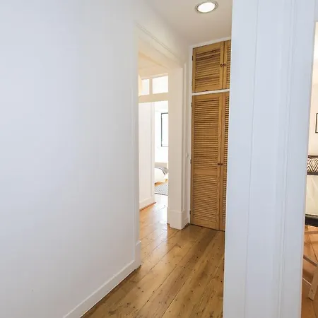 Bright Flat In Chiado! * Lisboa