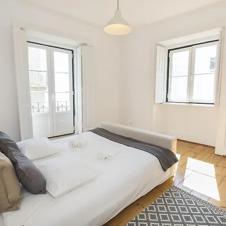Bright Flat In Chiado! * Lisboa