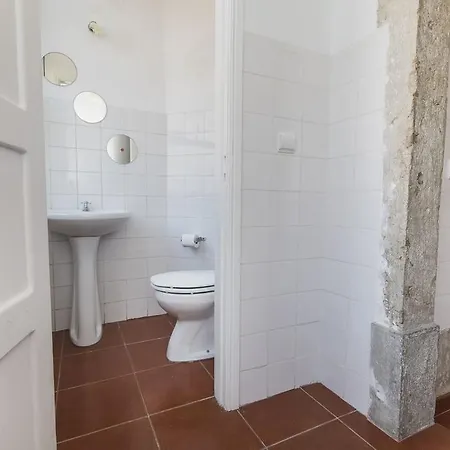 Bright Flat In Chiado! דירה ליסבון