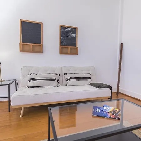 Bright Flat In Chiado! דירה